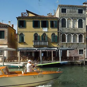 Casa Virginia Direct At The Canal Cannaregio With Own Roof Terrace Apartamento Venecia